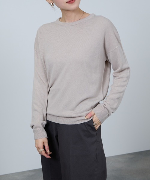 NAVY(ネイビー)の「カシミヤタッチクルーネックニット(ニット/セーター・レディース・グレイッシュベージュ/ネイビー/グレー・L/M)」の15枚目の写真