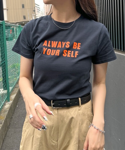 ABYS（アビス）の「【選べる着丈】英字ロゴプリントTシャツ / 半袖ロゴT（Tシャツ/カットソー・レディース・ネイビー/ホワイト/ブラウン/レッド・M-Short/M-Long）」の15枚目の写真