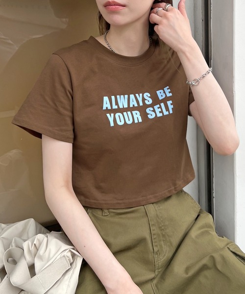 ABYS（アビス）の「【選べる着丈】英字ロゴプリントTシャツ / 半袖ロゴT（Tシャツ/カットソー・レディース・ネイビー/ホワイト/ブラウン/レッド・M-Short/M-Long）」の10枚目の写真