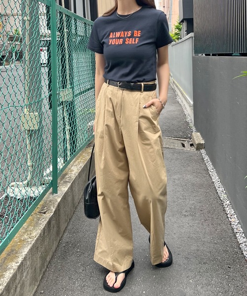 ABYS（アビス）の「【選べる着丈】英字ロゴプリントTシャツ / 半袖ロゴT（Tシャツ/カットソー・レディース・ネイビー/ホワイト/ブラウン/レッド・M-Short/M-Long）」の17枚目の写真