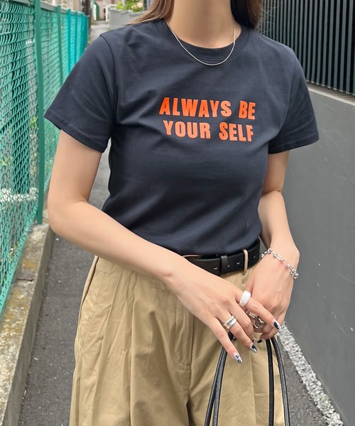 ABYS（アビス）の「【選べる着丈】英字ロゴプリントTシャツ / 半袖ロゴT（Tシャツ/カットソー・レディース・ネイビー/ホワイト/ブラウン/レッド・M-Short/M-Long）」の18枚目の写真