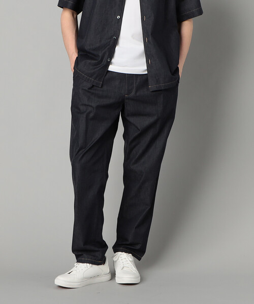 COMME CA MEN(コムサメン)の「岡山織り超長綿高密度デニム インタックパンツ(スラックス・メンズ・ネイビー/ブラック・M/L)」の1枚目の写真