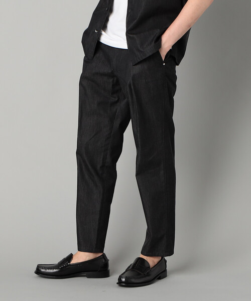 COMME CA MEN(コムサメン)の「岡山織り超長綿高密度デニム インタックパンツ(スラックス・メンズ・ネイビー/ブラック・M/L)」の4枚目の写真