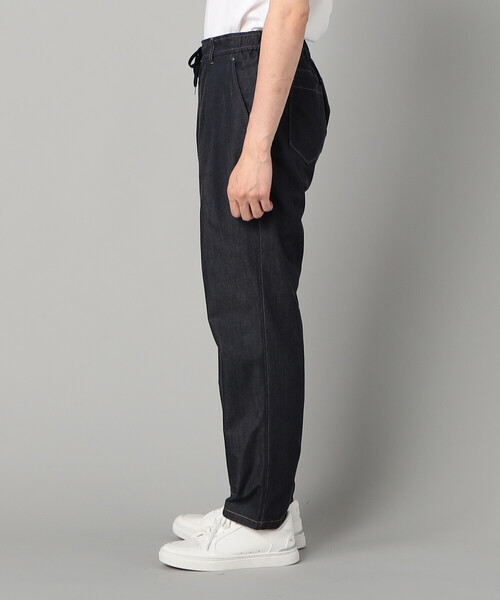 COMME CA MEN(コムサメン)の「岡山織り超長綿高密度デニム インタックパンツ(スラックス・メンズ・ネイビー/ブラック・M/L)」の16枚目の写真