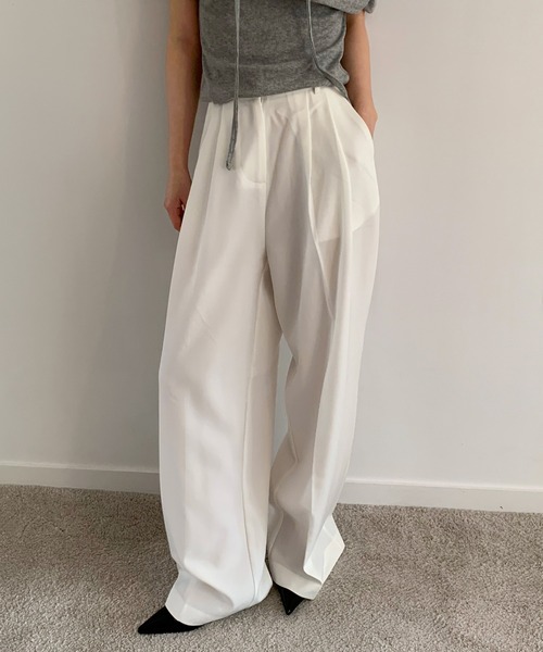 by muni:r（バイ ムニール）の「【低身長/高身長/サイズ展開有/5色展開】ピンタックワイドロングスラックス（スラックス・レディース・ブルー系その他/グレー/ベージュ/ブラック/アイボリー・S-Regular/S-Short/M-Regular/M-Short）」の2枚目の写真