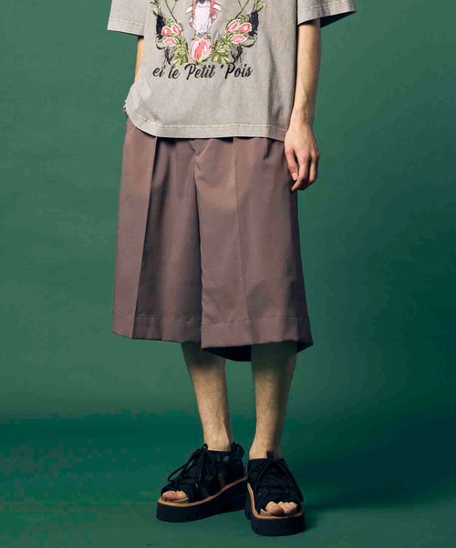 MAISON SPECIAL（メゾンスペシャル）の「《UNISEX》Wool Mix Stretch Prime-Wide Shorts/ウールミックスストレッチプライムワイドショーツ【MAISON SPECIAL/メゾンスペシャル】（その他パンツ・メンズ・ブラック/チャコールグレー/グレイッシュベージュ/パープル・0/1/2）」の4枚目の写真