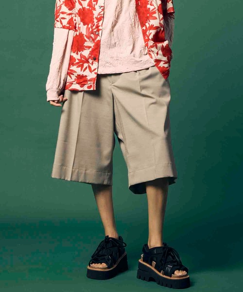 MAISON SPECIAL（メゾンスペシャル）の「《UNISEX》Wool Mix Stretch Prime-Wide Shorts/ウールミックスストレッチプライムワイドショーツ【MAISON SPECIAL/メゾンスペシャル】（その他パンツ・メンズ・ブラック/チャコールグレー/グレイッシュベージュ/パープル・0/1/2）」の3枚目の写真