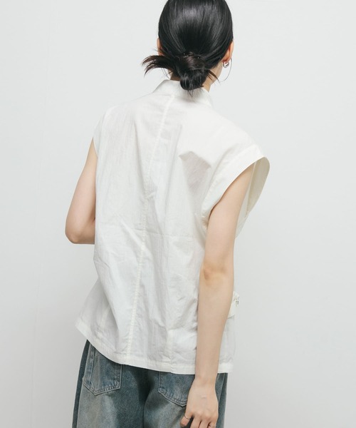 KBF（ケイビーエフ）の「スタンドカラーベスト（その他アウター・レディース・ベージュ系その他/オフホワイト・ONE）」の6枚目の写真