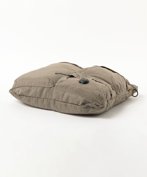 C.P. COMPANY（シーピーカンパニー）の「C.P. Company / ACC BAG IN NYLON B（ショルダーバッグ・メンズ・ベージュ/ブラック・ONE SIZE）」の11枚目の写真