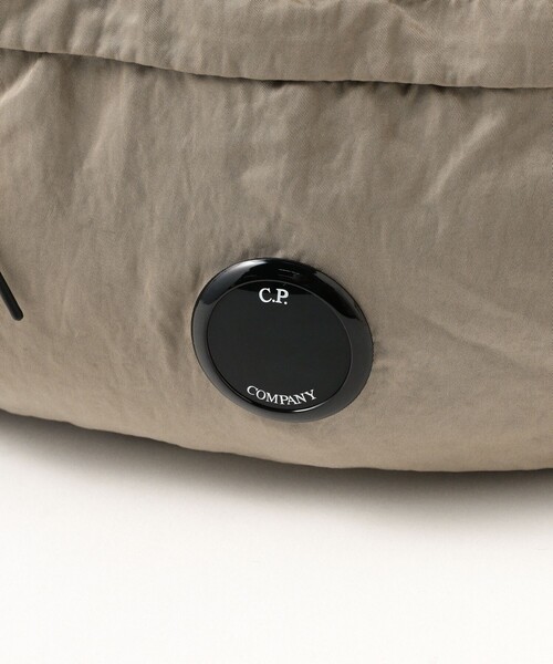 C.P. COMPANY（シーピーカンパニー）の「C.P. Company / ACC BAG IN NYLON B（ショルダーバッグ・メンズ・ベージュ/ブラック・ONE SIZE）」の3枚目の写真