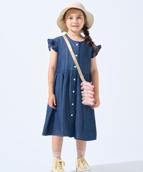 SHOO・LA・RUE(シューラルー)の「【100-150cm/ひんやり】ハートボタンデニムワンピース(ワンピース・キッズ・サックスブルー/ブルー系その他・11/10/12/15 /13/14)」の4枚目の写真