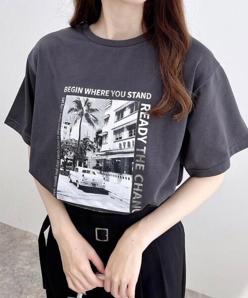INGNI(イング)の「転写箔プリントTシャツ(Tシャツ/カットソー・レディース・ホワイト×ゴールド/ホワイト×シルバー/ライトグレー系8・M)」の3枚目の写真