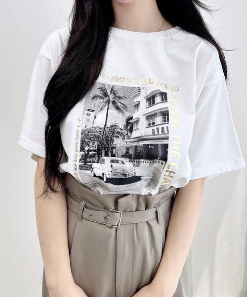 INGNI(イング)の「転写箔プリントTシャツ(Tシャツ/カットソー・レディース・ホワイト×ゴールド/ホワイト×シルバー/ライトグレー系8・M)」の2枚目の写真