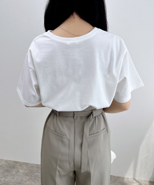 INGNI(イング)の「転写箔プリントTシャツ(Tシャツ/カットソー・レディース・ホワイト×ゴールド/ホワイト×シルバー/ライトグレー系8・M)」の4枚目の写真