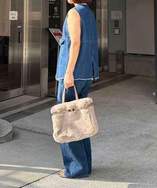 NOLLEY’S(ノーリーズ)の「ひねり金具付きファートートバッグ(トートバッグ・レディース・ベージュ/グレイッシュベージュ・FREE)」の3枚目の写真