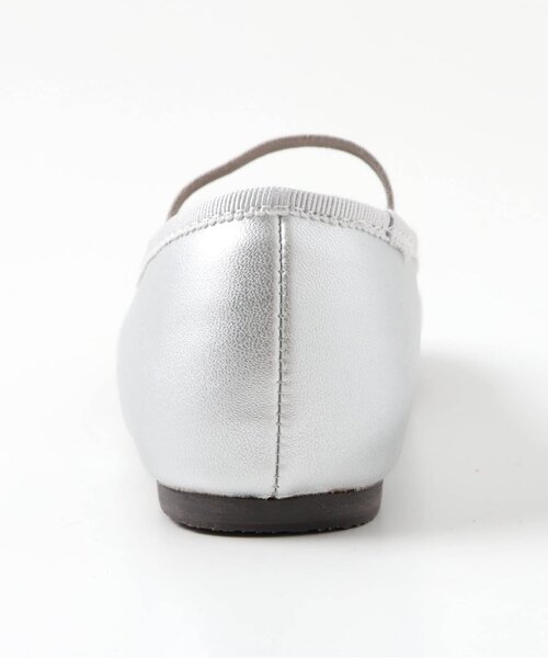 apres les cours（アプレレクール）の「ねこちゃんパンプス（パンプス・キッズ・ブラック/シルバー・16/15 /14/17/18）」の4枚目の写真