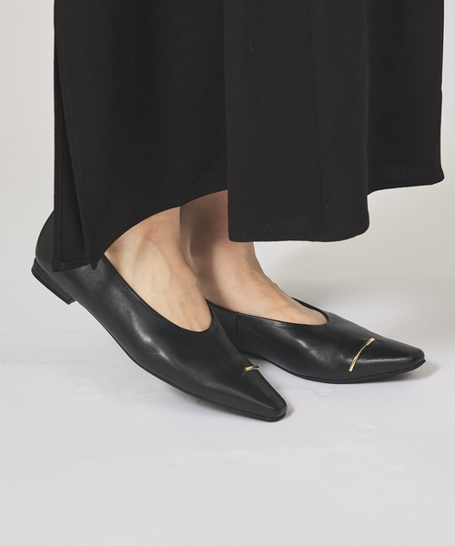 Au BANNISTER（オゥバニスター）の「メタルモチーフ フラットパンプス（パンプス・レディース・ゴールド/ブラック/シルバー/ブラック系その他3・35/36/37/38/39/40）」の8枚目の写真