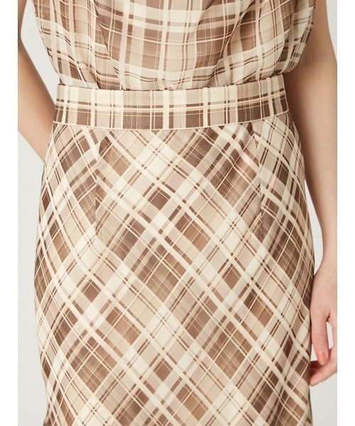 FRAY I.D（フレイアイディー）の「アシンメトリーナロースカート（スカート・レディース・ベージュ/ネイビー/ブラック・0/1）」の7枚目の写真