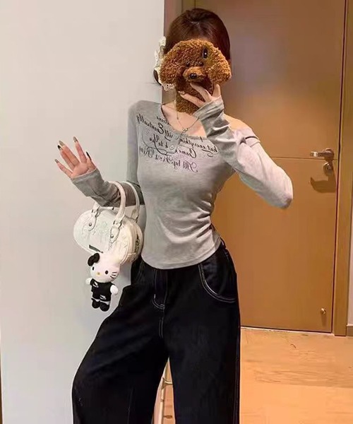 lilful(リルフル)の「ワンショルヘンリーネック 筆記体ロゴロンT(Tシャツ/カットソー・レディース・グレー・S/M)」の11枚目の写真
