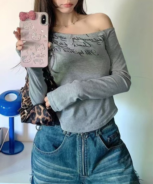 lilful(リルフル)の「ワンショルヘンリーネック 筆記体ロゴロンT(Tシャツ/カットソー・レディース・グレー・S/M)」の5枚目の写真