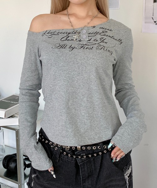 lilful(リルフル)の「ワンショルヘンリーネック 筆記体ロゴロンT(Tシャツ/カットソー・レディース・グレー・S/M)」の17枚目の写真