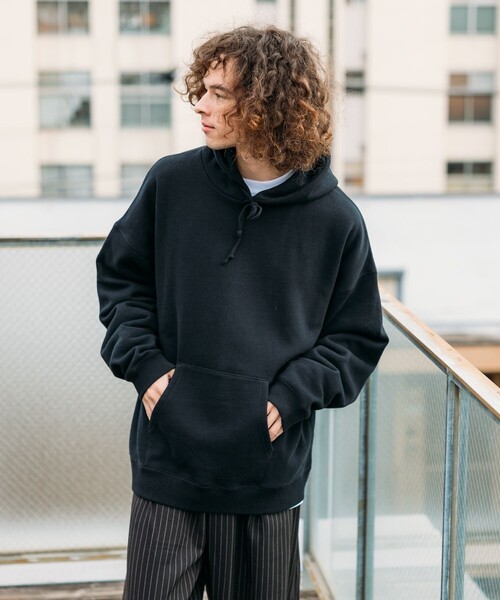 FREAK'S STORE（フリークスストア）の「限定展開 12oz ヘビーウェイト ビッグシルエット プルオーバー パーカー フーディ―（パーカー・メンズ・ブラック/ネイビー/アッシュグレー/グレイッシュベージュ/スミクロ/杢グレー・SMALL/MEDIUM/LARGE/X-LARGE）」の12枚目の写真