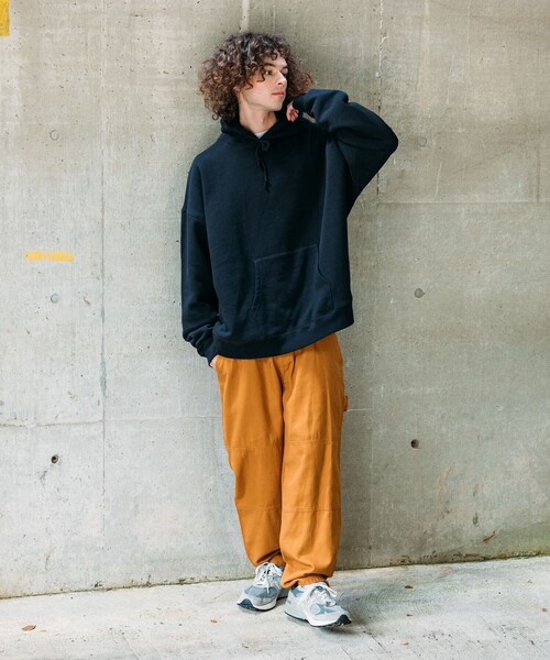 FREAK'S STORE（フリークスストア）の「限定展開 12oz ヘビーウェイト ビッグシルエット プルオーバー パーカー フーディ―（パーカー・メンズ・ブラック/ネイビー/アッシュグレー/グレイッシュベージュ/スミクロ/杢グレー・SMALL/MEDIUM/LARGE/X-LARGE）」の16枚目の写真