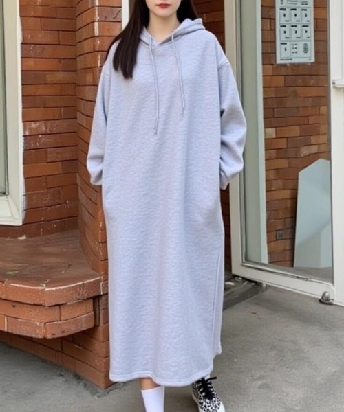 cammie(キャミー)の「サイドスリットフード付きワンピース(ワンピース・レディース・ブラック/グレー・F)」の1枚目の写真