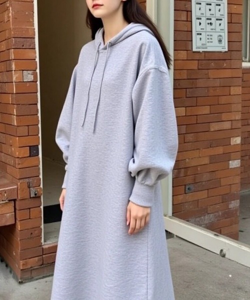 cammie(キャミー)の「サイドスリットフード付きワンピース(ワンピース・レディース・ブラック/グレー・F)」の4枚目の写真