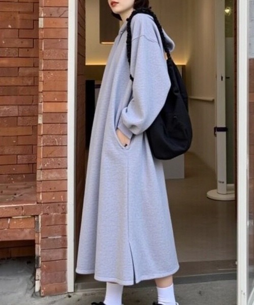 cammie(キャミー)の「サイドスリットフード付きワンピース(ワンピース・レディース・ブラック/グレー・F)」の3枚目の写真