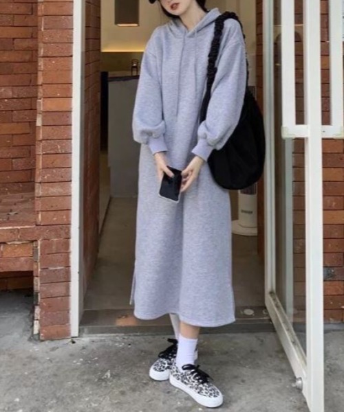 cammie(キャミー)の「サイドスリットフード付きワンピース(ワンピース・レディース・ブラック/グレー・F)」の9枚目の写真
