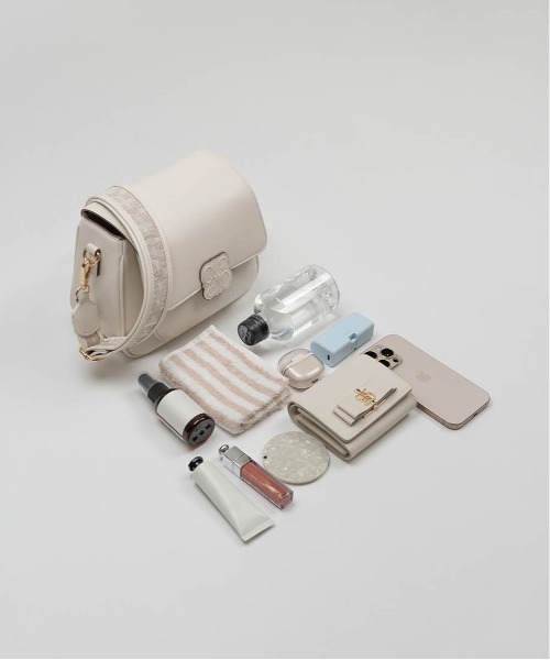 RANDA（ランダ）の「エンボスモノグラムショルダーバッグ（ショルダーバッグ・レディース・ブラック/ダークグレー/アイボリー・FREE）」の4枚目の写真