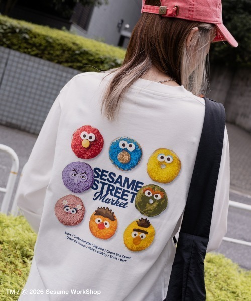 SESAME STREET(セサミストリート)の「【CAFE SWEETS】【UNISEX】ロングTシャツ(DONUT)(Tシャツ/カットソー・レディース・ホワイト/ラベンダー・M/L)」の2枚目の写真
