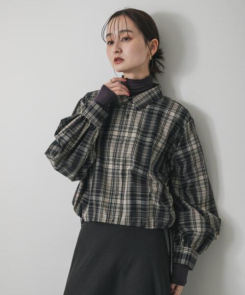 SENSE OF PLACE by URBAN RESEARCH（センスオブプレイスバイアーバンリサーチ）の「クロップドバルーンシャツ（シャツ/ブラウス・レディース・ライトブルー/オフホワイト/ブラック系その他・ONE）」の2枚目の写真