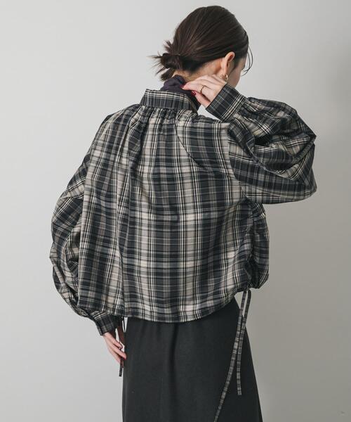 SENSE OF PLACE by URBAN RESEARCH（センスオブプレイスバイアーバンリサーチ）の「クロップドバルーンシャツ（シャツ/ブラウス・レディース・ライトブルー/オフホワイト/ブラック系その他・ONE）」の18枚目の写真