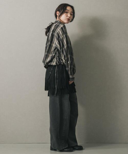 SENSE OF PLACE by URBAN RESEARCH（センスオブプレイスバイアーバンリサーチ）の「クロップドバルーンシャツ（シャツ/ブラウス・レディース・ライトブルー/オフホワイト/ブラック系その他・ONE）」の22枚目の写真