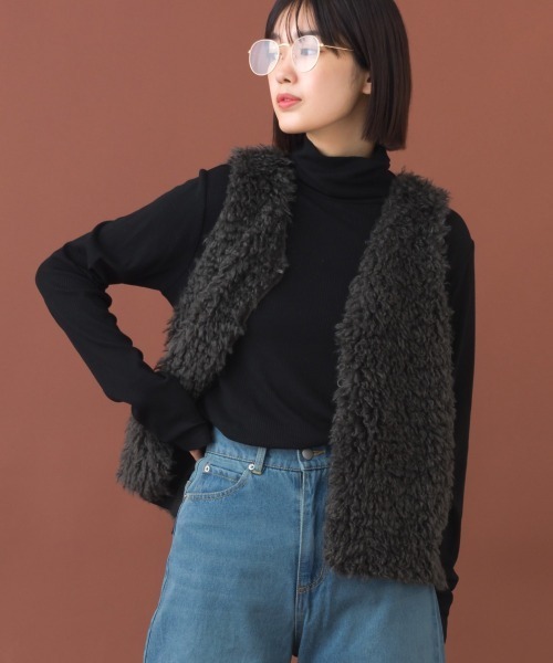 OMNES（オムネス）の「ノーカラープードルファージレベスト（ベスト・レディース・ブラウン/ダークグレー/ベージュ・FREE）」の2枚目の写真