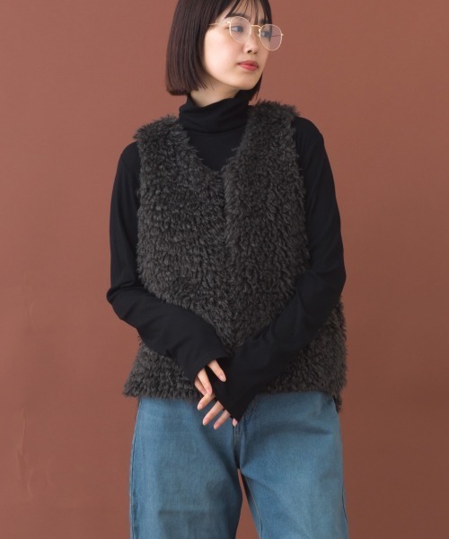 OMNES（オムネス）の「ノーカラープードルファージレベスト（ベスト・レディース・ブラウン/ダークグレー/ベージュ・FREE）」の4枚目の写真