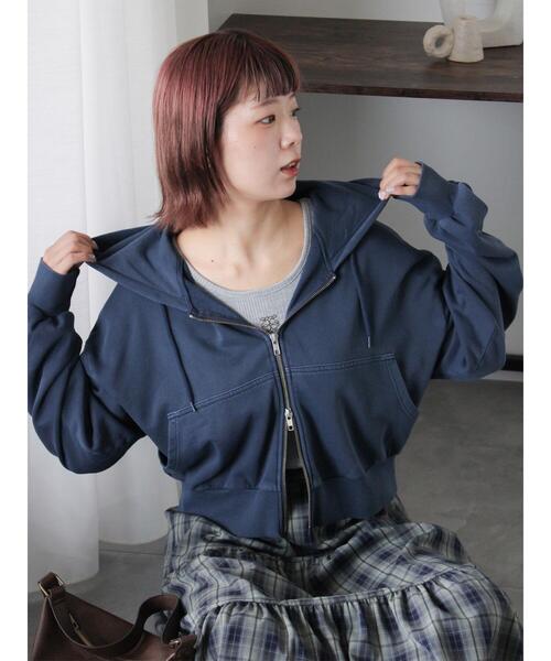 ehka sopo（エヘカソポ）の「ショート丈ジップパーカー（Tシャツ/カットソー・レディース・グリーン/チャコールグレー/モカ/ネイビー/キナリ・F）」の5枚目の写真