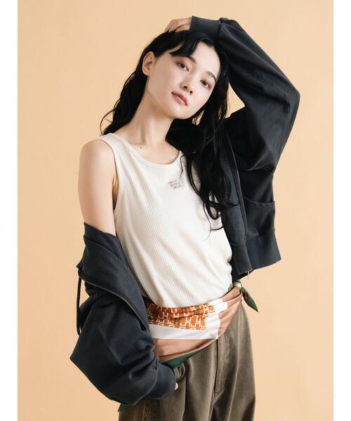 ehka sopo（エヘカソポ）の「ショート丈ジップパーカー（Tシャツ/カットソー・レディース・グリーン/チャコールグレー/モカ/ネイビー/キナリ・F）」の20枚目の写真
