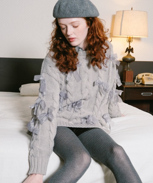 3.3 Field Trip （3.3フィールドトリップ）の「3.3 Field Trip／リボン付きオーバーシルエットニット（ニット/セーター・レディース・ブラック/オフホワイト/グレー・FREE）」の3枚目の写真