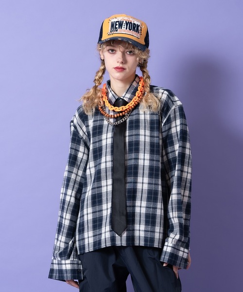 a.p.o.v.(エーピーオービー)の「a.p.o.v. オーバーサイズクロップド丈チェックネルシャツ(シャツ/ブラウス・メンズ・ブラック/ネイビー/グリーン・ONESIZE)」の3枚目の写真