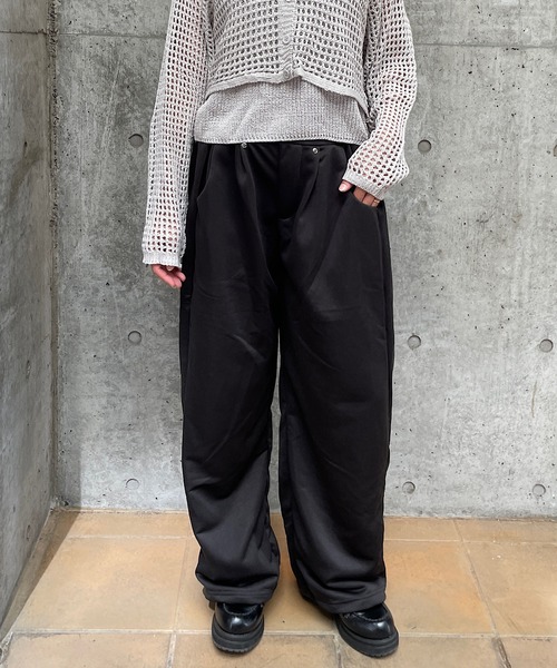 ROGER AND RAW(ロジャーアンドロウ)の「ウエストタックソフトワイドスウェットパンツ(スウェットパンツ・レディース・ブラック/霜降りグレー・FREE)」の4枚目の写真