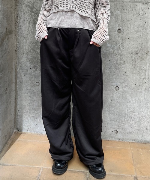 ROGER AND RAW(ロジャーアンドロウ)の「ウエストタックソフトワイドスウェットパンツ(スウェットパンツ・レディース・ブラック/霜降りグレー・FREE)」の3枚目の写真