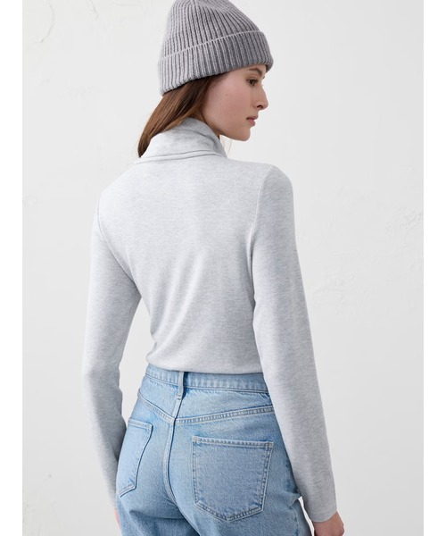 BANANA REPUBLIC FACTORY STORE(バナナリパブリック ファクトリーストア)の「BANANA REPUBLIC FACTORY STORE SOFT LUXE タートルネックカットソー(Tシャツ/カットソー・レディース・ホワイト/ネイビー/ブラック/グレー・XS/S/M/L)」の6枚目の写真