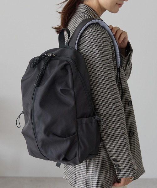 &MARKS(アンドマークス)の「N19【軽量】ナイロントリムバックパック(バックパック/リュック・レディース・ホワイト/ベージュ/ブラック・FREE)」の5枚目の写真