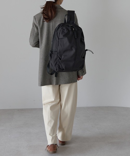 &MARKS(アンドマークス)の「N19【軽量】ナイロントリムバックパック(バックパック/リュック・レディース・ホワイト/ベージュ/ブラック・FREE)」の7枚目の写真