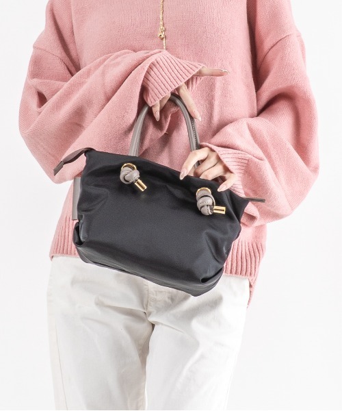 VIOLAd'ORO(ヴィオラドーロ)の「【VIOLAd'ORO/ヴィオラドーロ】ノットハンドル ナイロントートバッグ BIANCA XSサイズ(ショルダーバッグ・レディース・ブラック系その他/ブラック/グレー系その他/ベージュ系その他/チャコールグレー・FREE)」の2枚目の写真