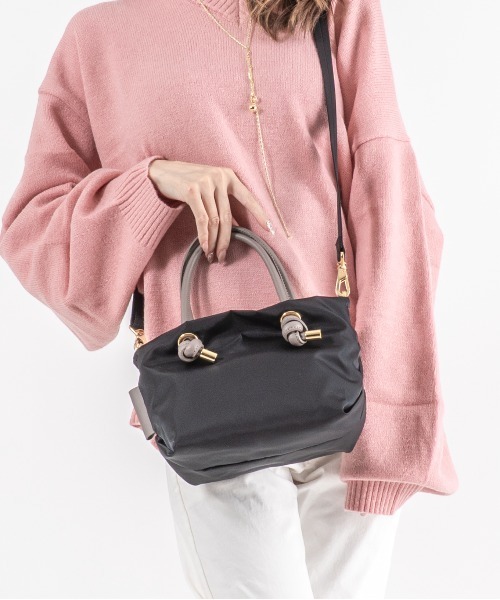 VIOLAd'ORO(ヴィオラドーロ)の「【VIOLAd'ORO/ヴィオラドーロ】ノットハンドル ナイロントートバッグ BIANCA XSサイズ(ショルダーバッグ・レディース・ブラック系その他/ブラック/グレー系その他/ベージュ系その他/チャコールグレー・FREE)」の15枚目の写真