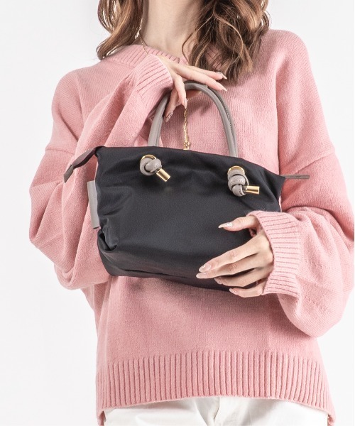 VIOLAd'ORO(ヴィオラドーロ)の「【VIOLAd'ORO/ヴィオラドーロ】ノットハンドル ナイロントートバッグ BIANCA XSサイズ(ショルダーバッグ・レディース・ブラック系その他/ブラック/グレー系その他/ベージュ系その他/チャコールグレー・FREE)」の16枚目の写真